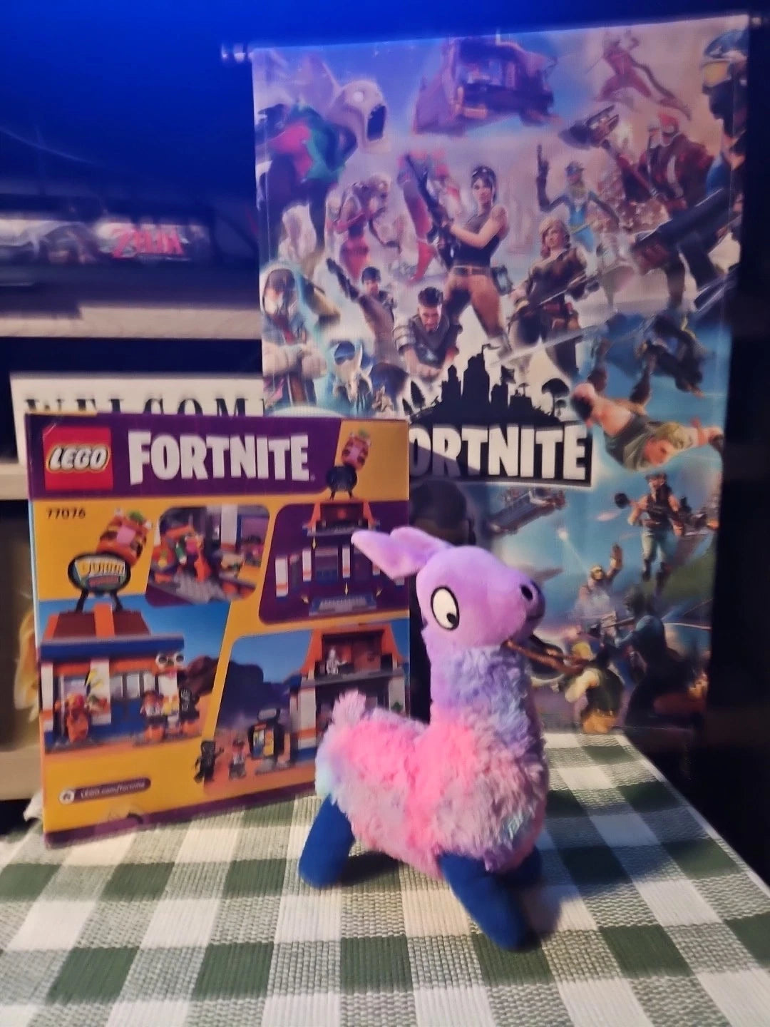 Fortnite Bundle Lego Set & Tapestry FREE Supply Llama!!